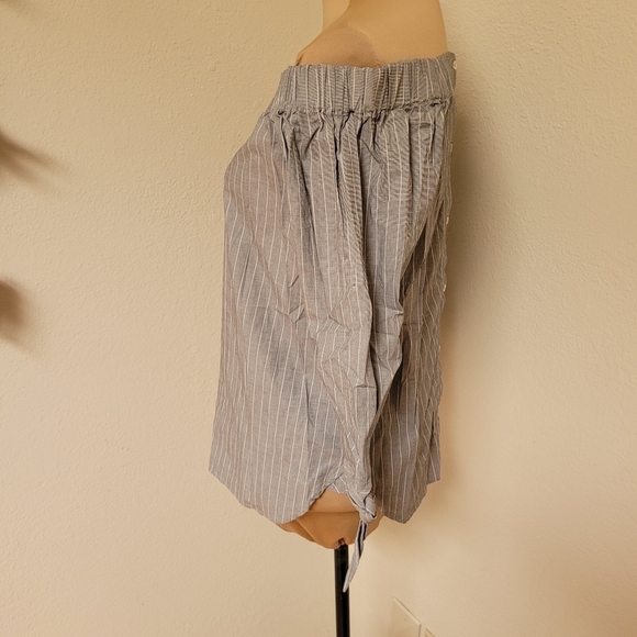 Banana Republic Grey and White Striped Off Shoulder Blouse - Picture 3 of 4